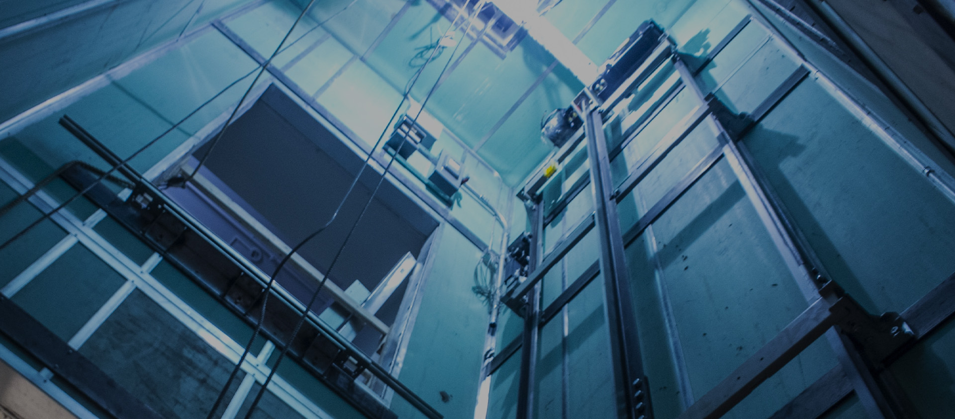 Ningbo Yinzhou Fukangda Elevator Páirteanna Factory.